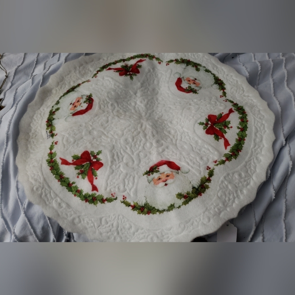 Festive Santa Felt Vintage Tree Skirt - White, Red, and Green